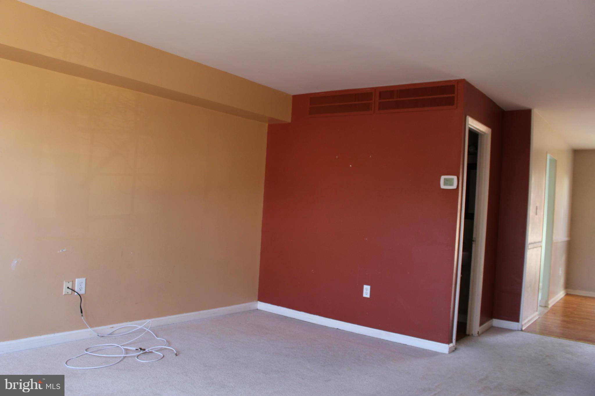 102 Valley Bend Road Westminster, MD 21157 - Photo 7 of 27 Living Room