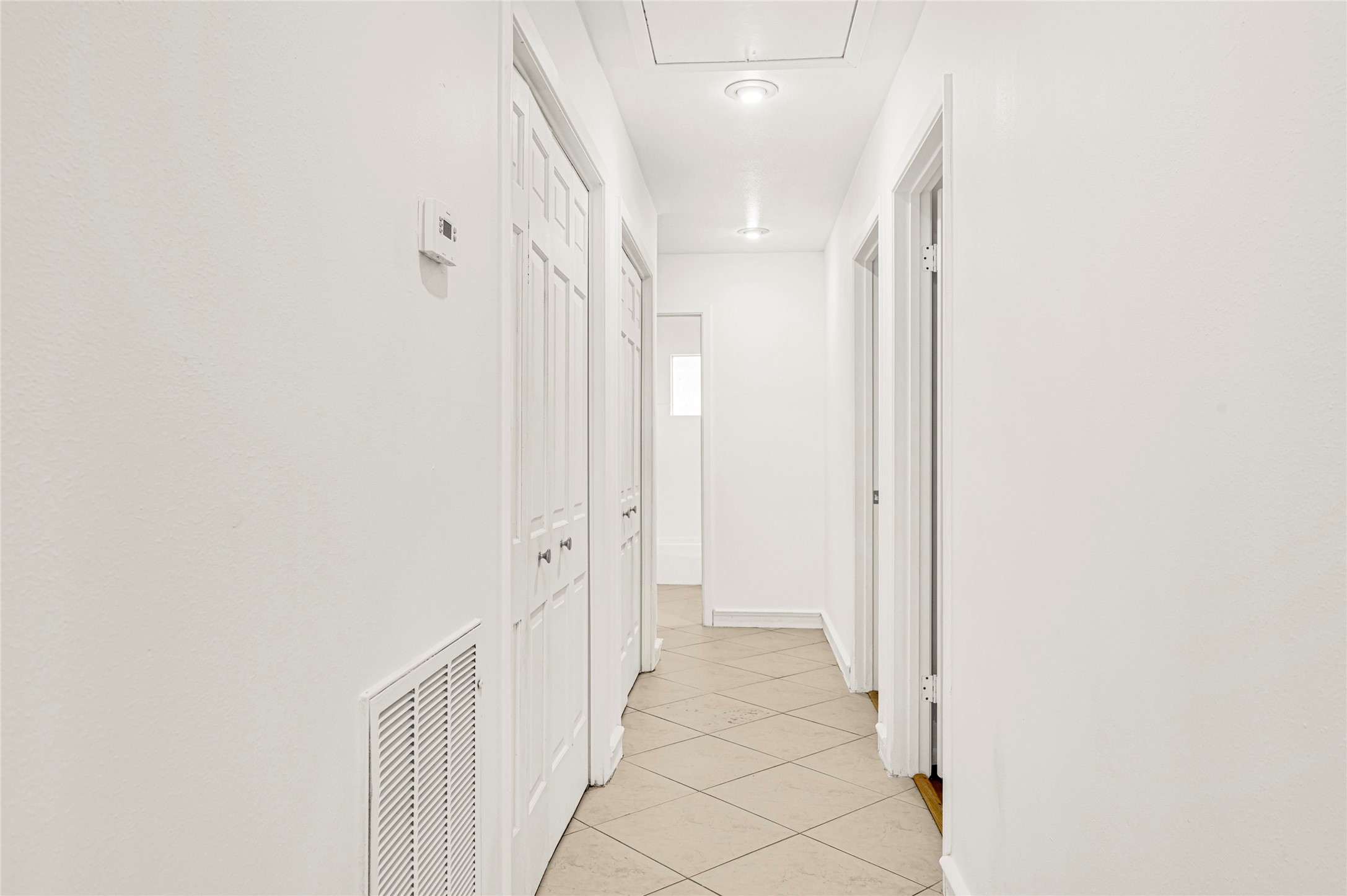 7302 Redding Road Houston, TX 77036 - Photo 6 of 26 a view of a hallway