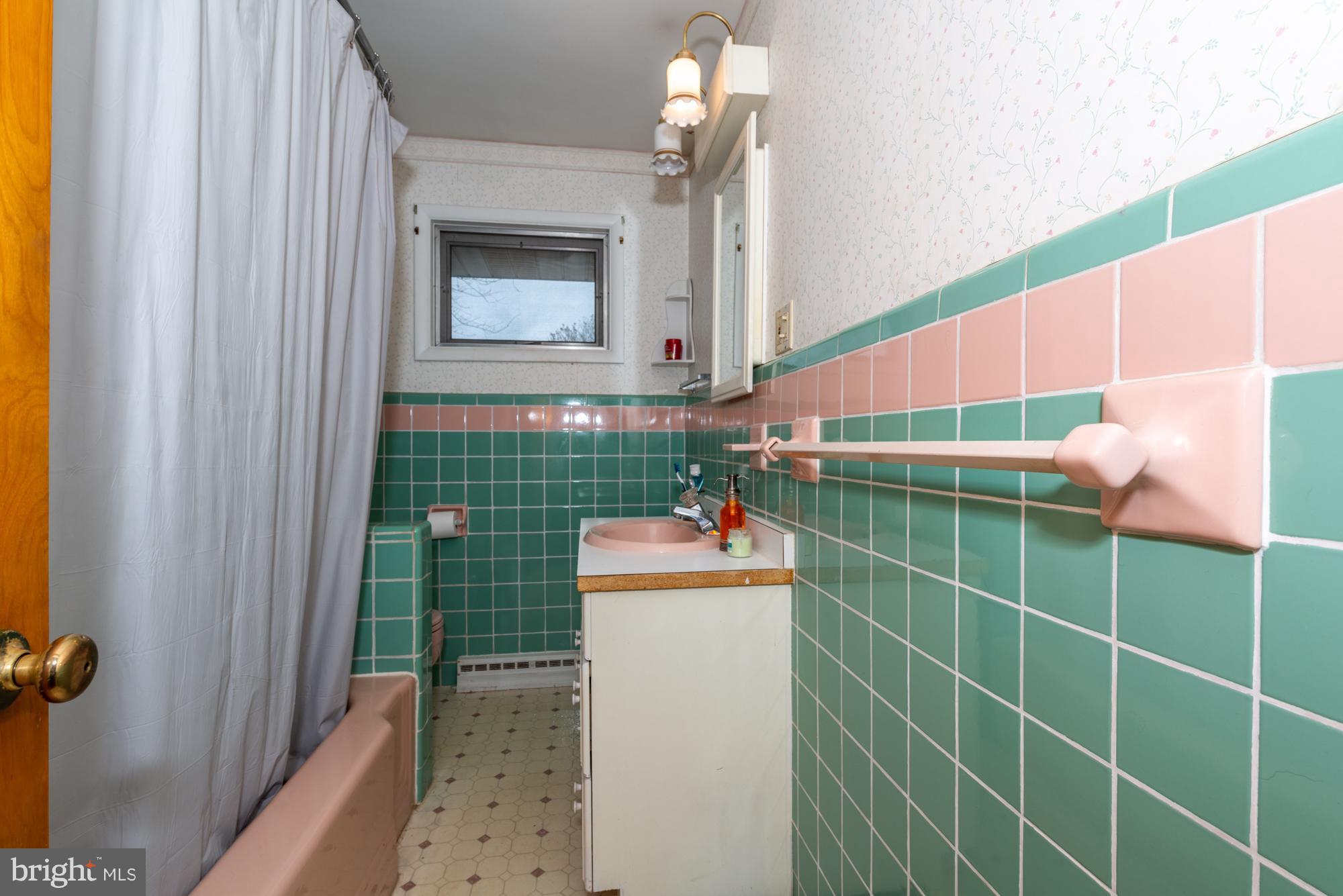 340 School Road Denver, PA 17517 - Photo 17 of 26 Full Bath