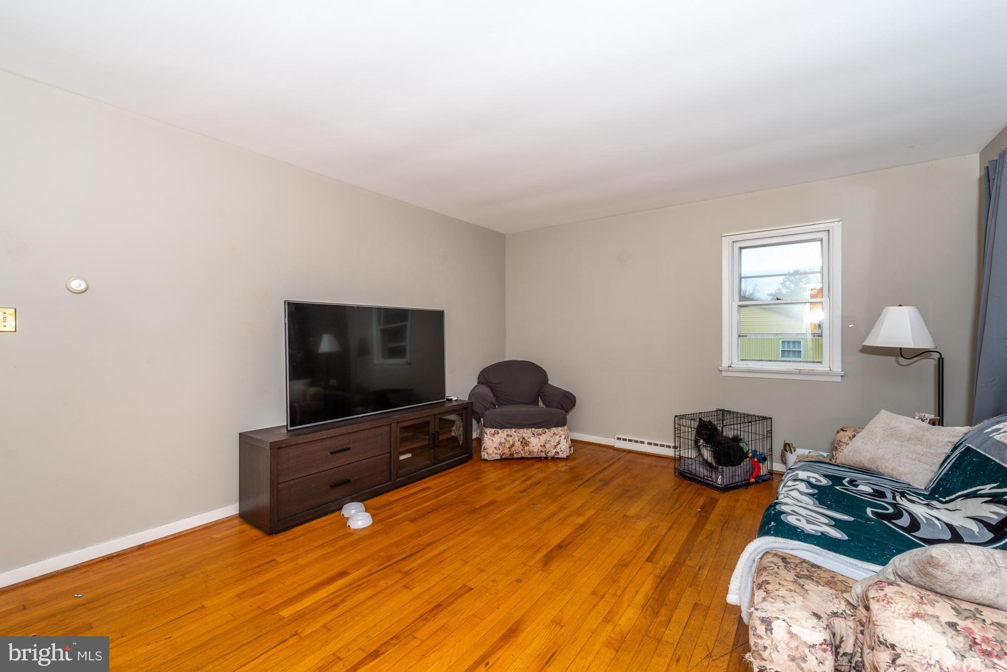340 School Road Denver, PA 17517 - Photo 4 of 26 Living Room