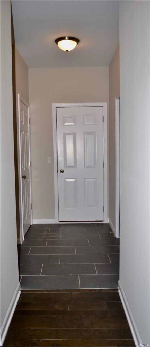 12250 Dunham Road Hartland, MI 48353 - Photo 13 of 15 Back Foyer