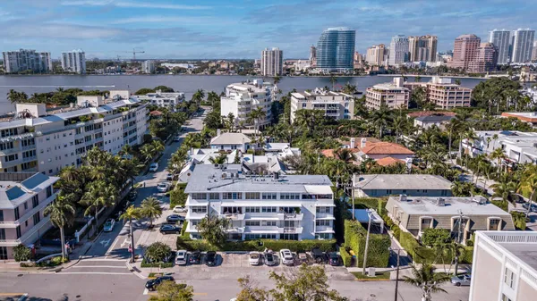 $6,900 | 401 Peruvian Avenue, Unit 1040, Palm Beach, FL 33480