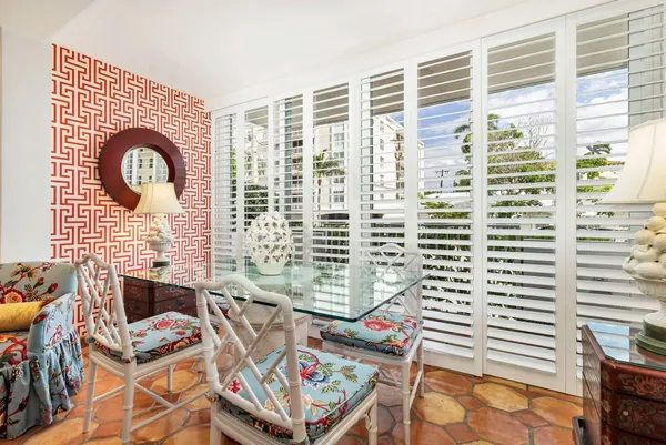 $6,900 | 401 Peruvian Avenue, Unit 1040, Palm Beach, FL 33480