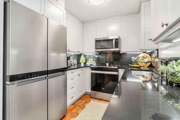 $6,900 | 401 Peruvian Avenue, Unit 1040, Palm Beach, FL 33480