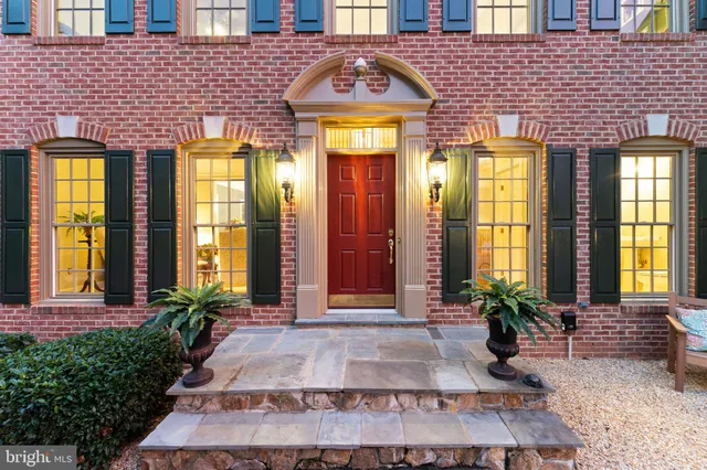 $979,900 | 18571 Dettington Court, Leesburg, VA 20176