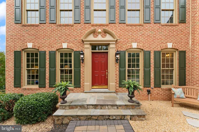 $979,900 | 18571 Dettington Court, Leesburg, VA 20176