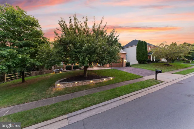 $979,900 | 18571 Dettington Court, Leesburg, VA 20176