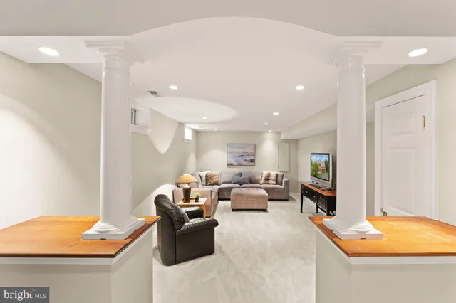 $979,900 | 18571 Dettington Court, Leesburg, VA 20176