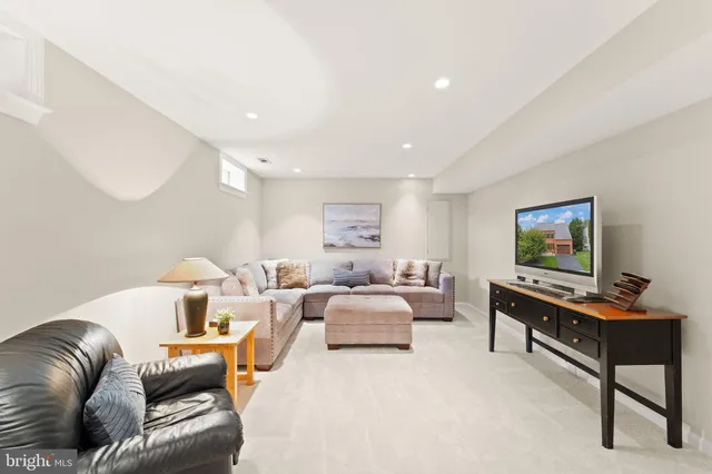 $979,900 | 18571 Dettington Court, Leesburg, VA 20176