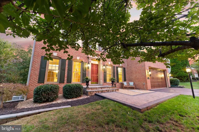 $979,900 | 18571 Dettington Court, Leesburg, VA 20176