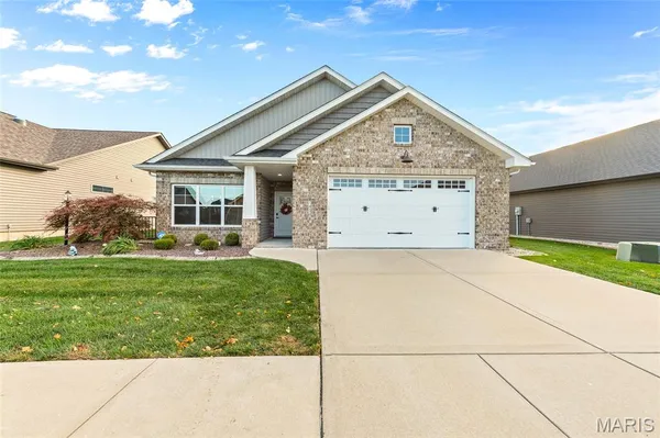 $370,000 | 7430 Clarence Court, Glen Carbon, IL 62034