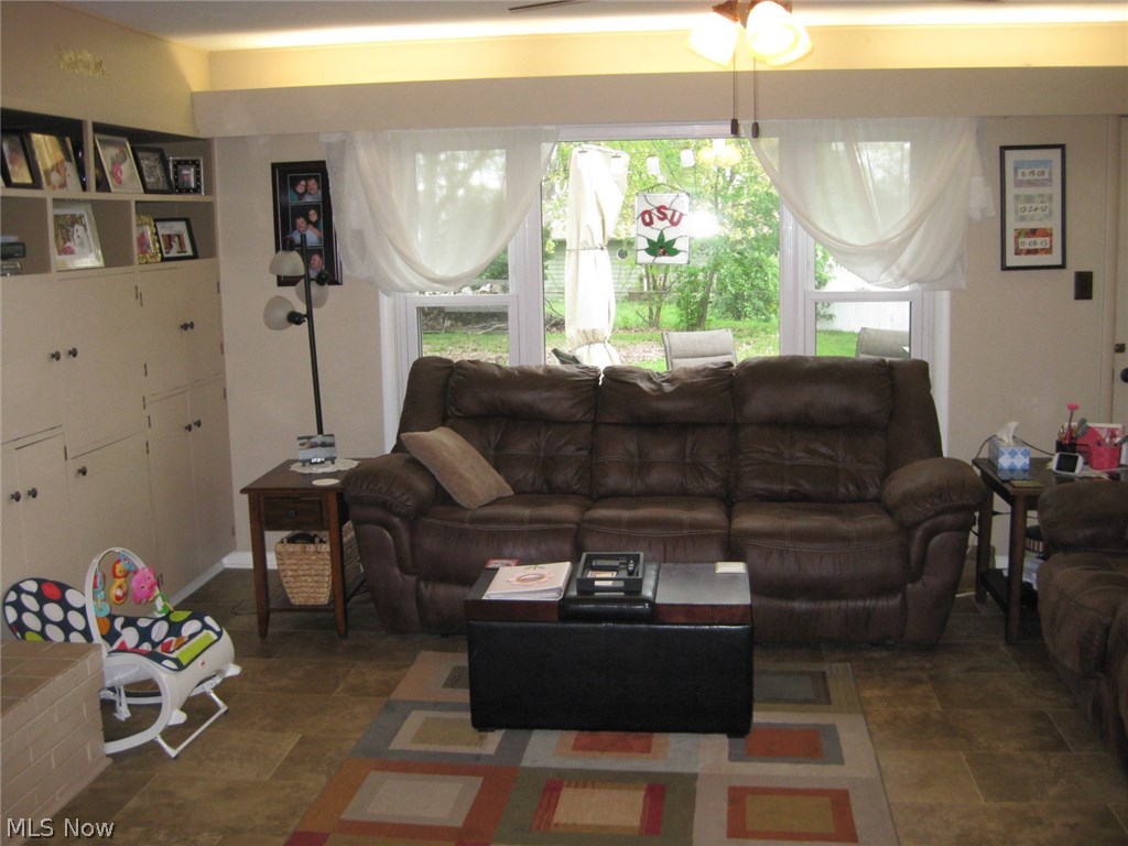 2137 Springfield Center Road Akron, OH 44312 - Photo 6 of 21 Gallery Image 6