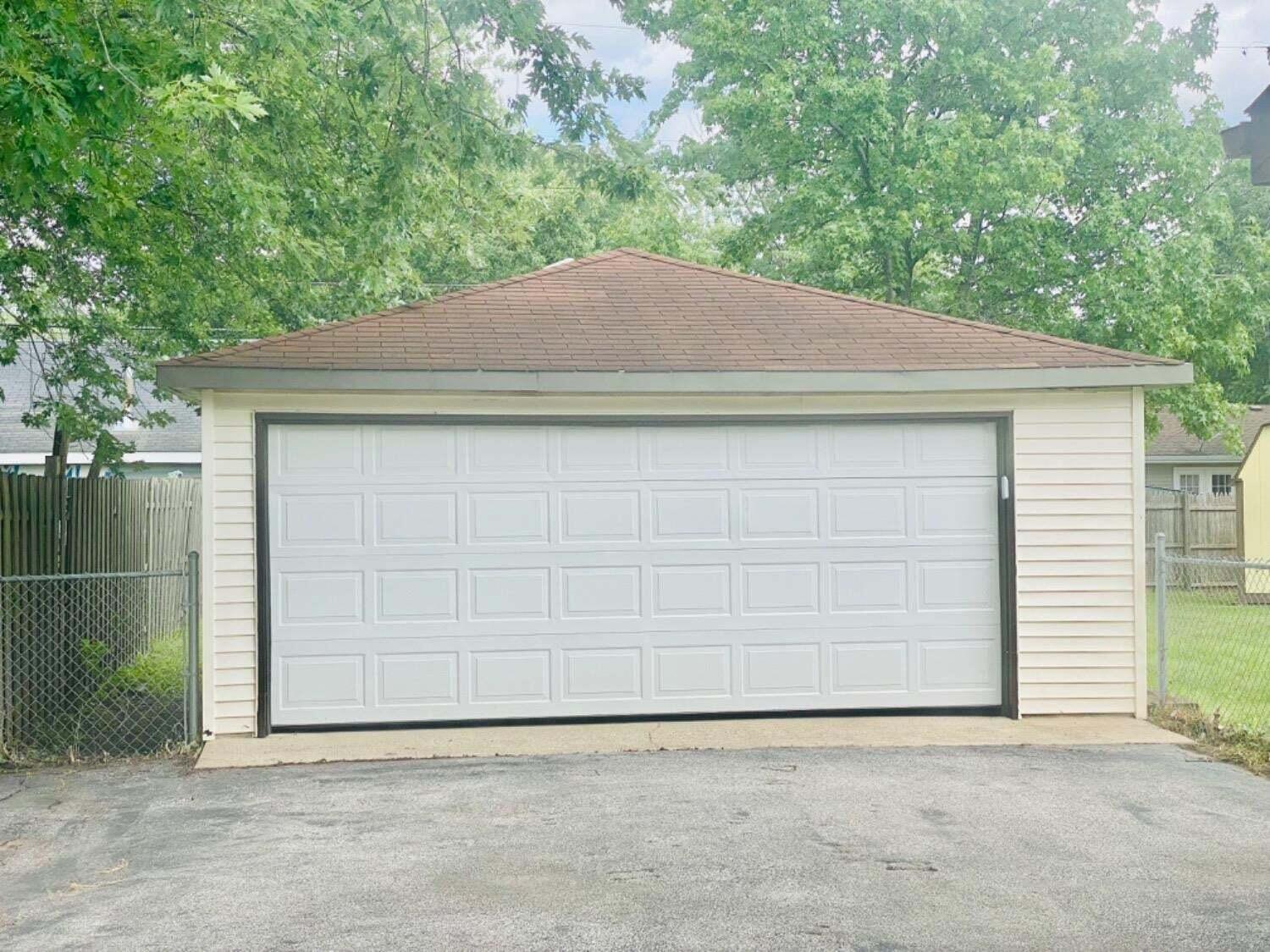 745 Juniper Road Valparaiso, IN 46385 - Photo 26 of 28 1500x1125