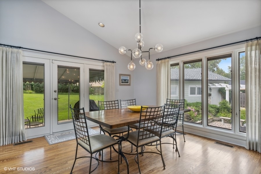 16 Charleston Road Hinsdale, IL 60521 - Photo 12 of 37 Gallery Image 12