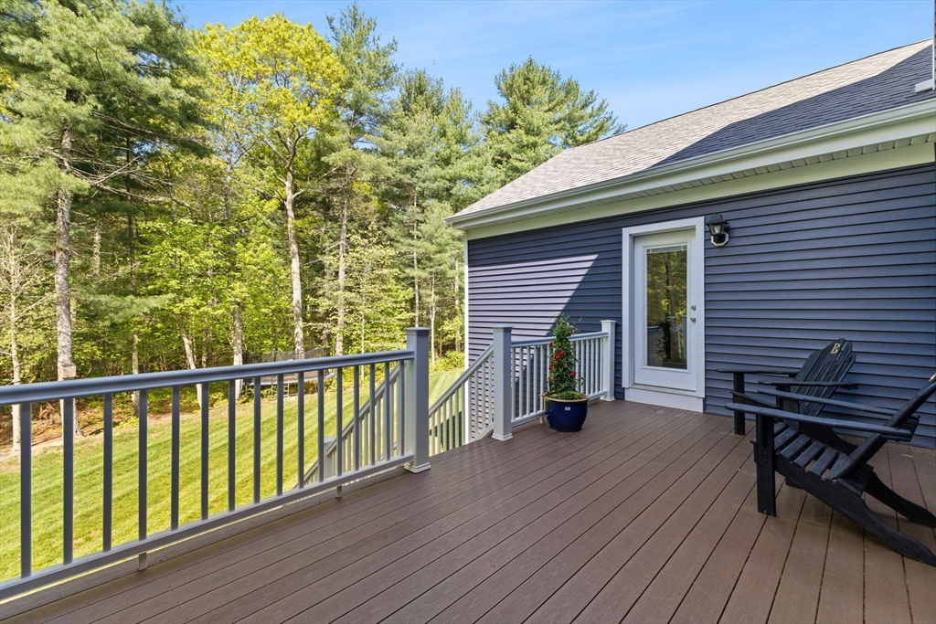 39 Erbeck Cir Extension Bridgewater, MA 02324 - Photo 6 of 42 Gallery Image 6