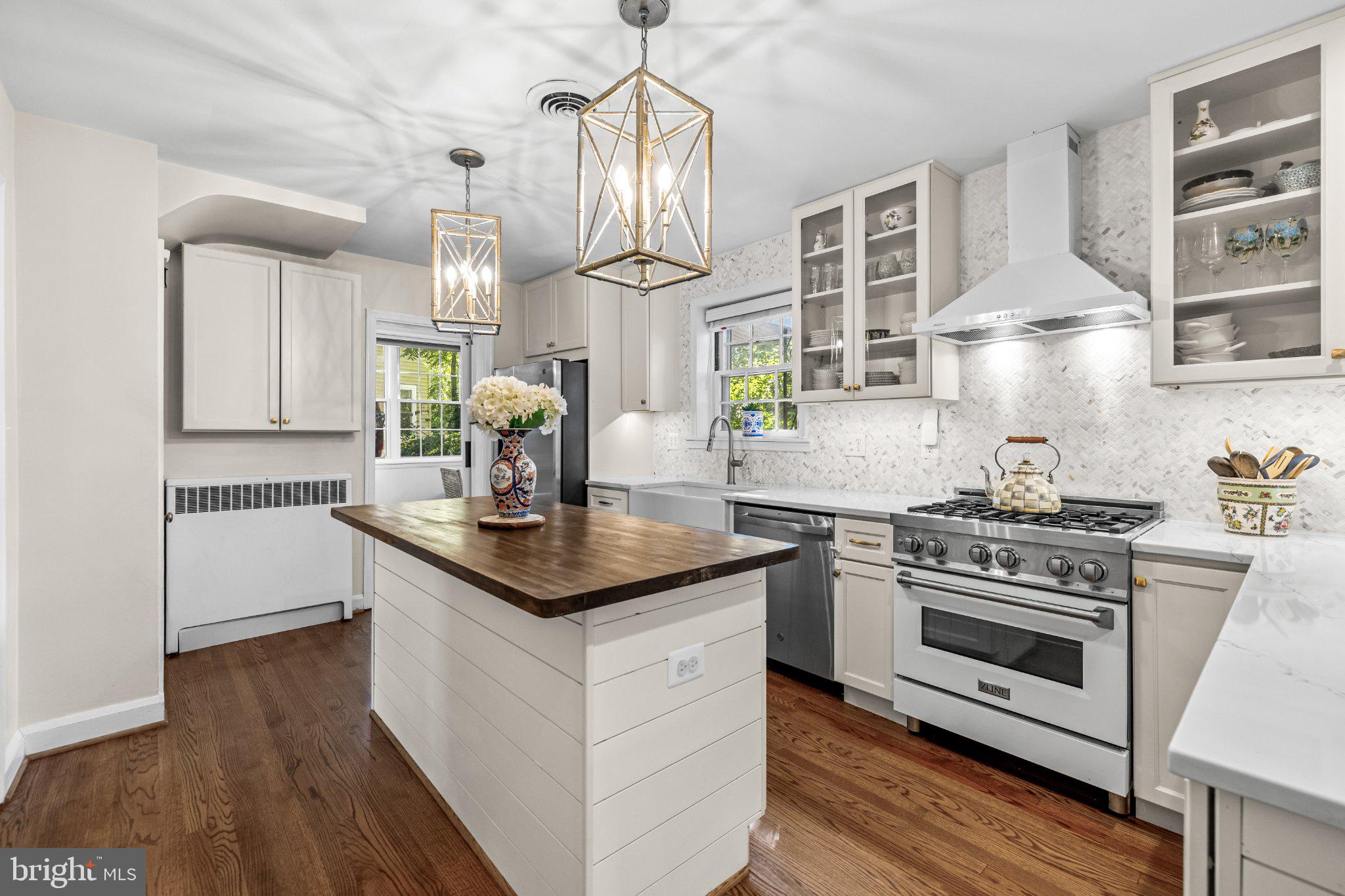 307 Worthington Road Towson, MD 21286 - Photo 13 of 72 Charming kitchen with modern elegance.