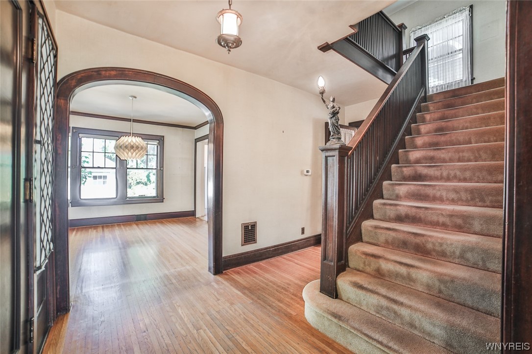 54 Niagara Falls Boulevard Buffalo, NY 14214 - Photo 11 of 42