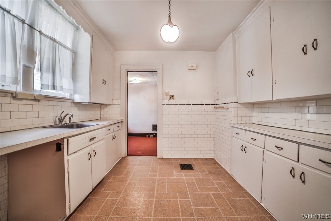 54 Niagara Falls Boulevard Buffalo, NY 14214 - Photo 18 of 42