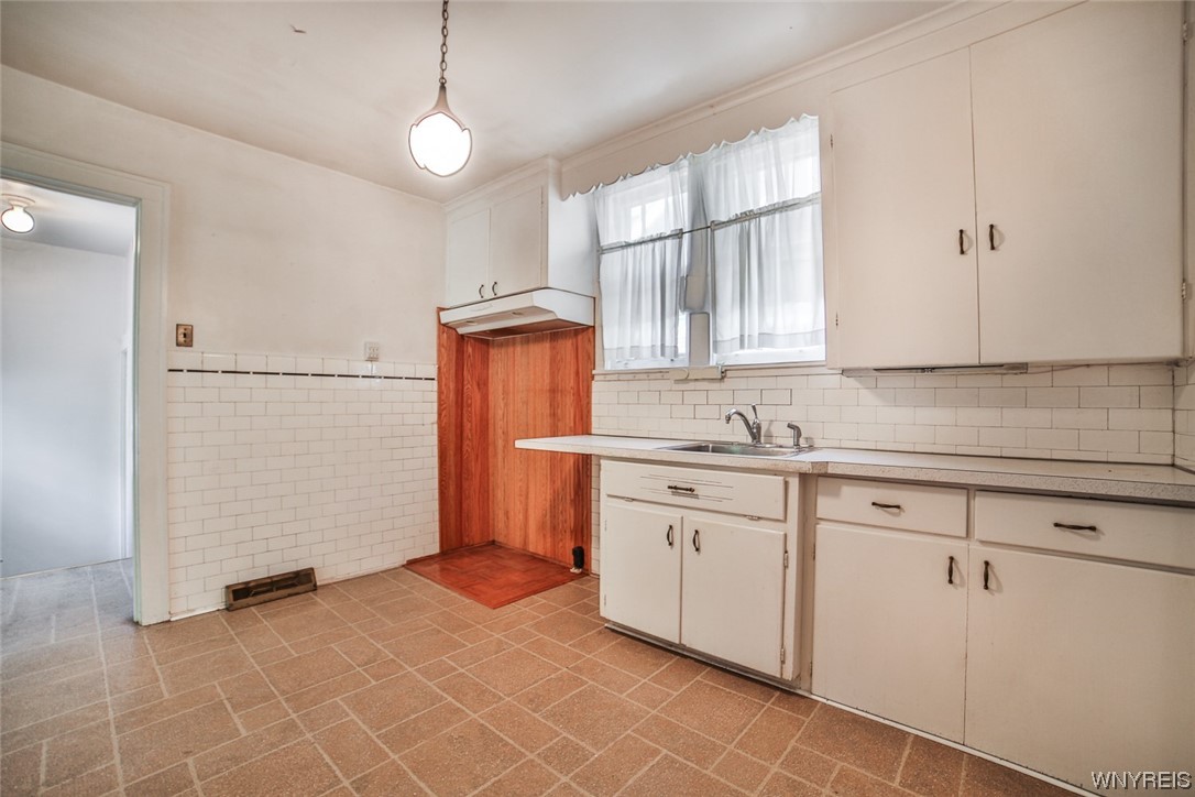 54 Niagara Falls Boulevard Buffalo, NY 14214 - Photo 19 of 42