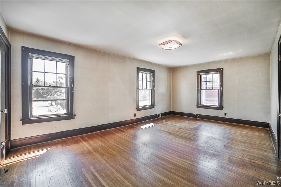 54 Niagara Falls Boulevard Buffalo, NY 14214 - Photo 24 of 42