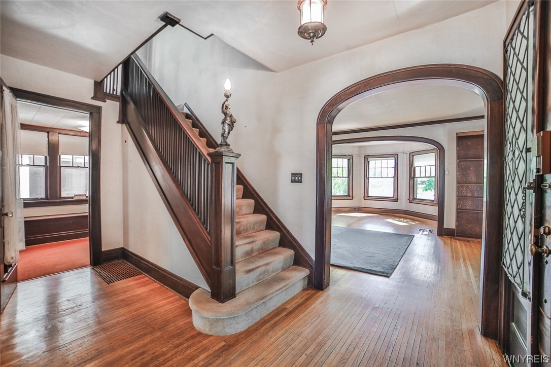 54 Niagara Falls Boulevard Buffalo, NY 14214 - Photo 4 of 42