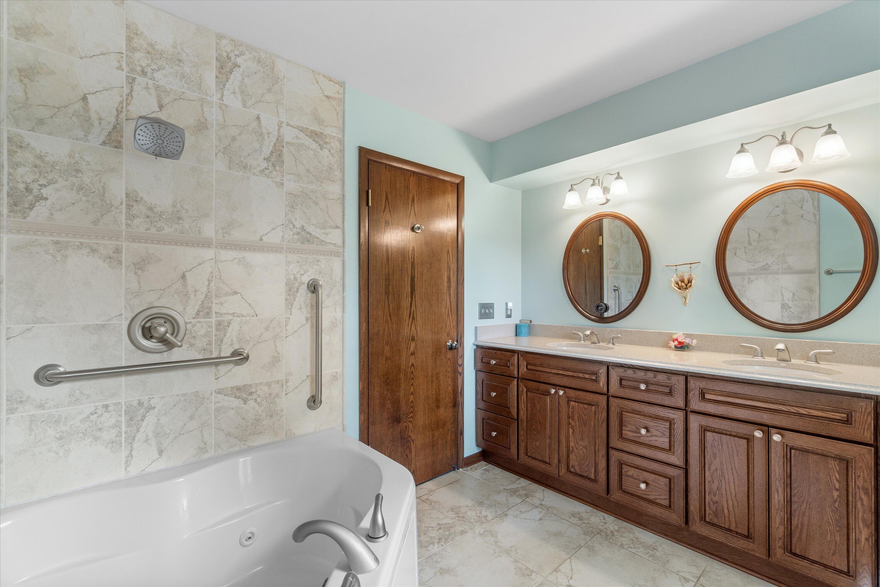 15655 Monet Court Brookfield, WI 53005 - Photo 40 of 60 10-DSC05134