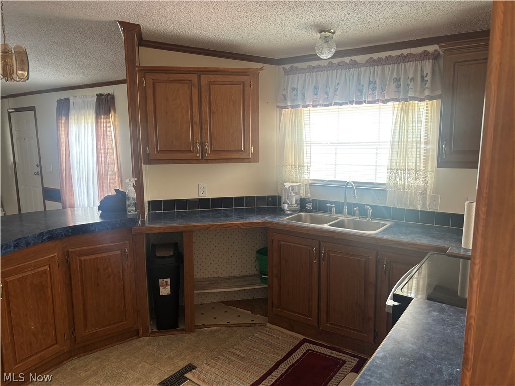19 Ledgewood Road Mansfield, OH 44905 - Photo 7 of 23
