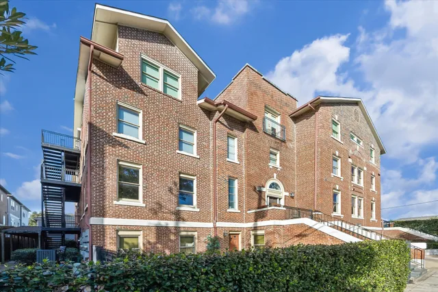 $410,000 | 215 West Norma Street, Unit 301, Houston, TX 77009