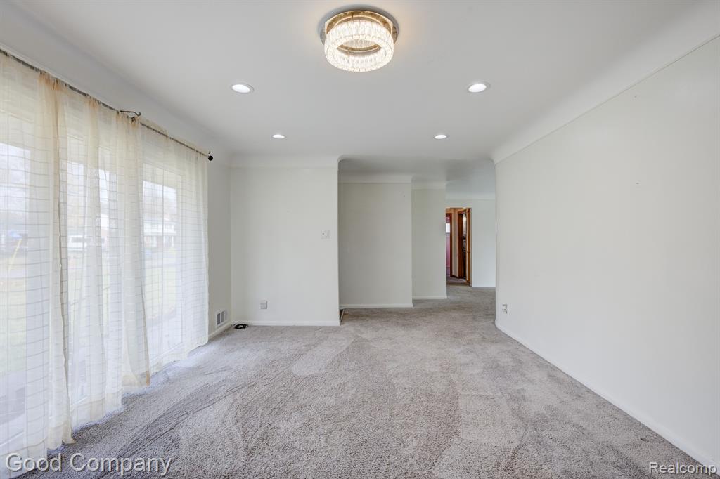 28356 Ridgebrook Road Farmington Hills, MI 48334 - Photo 4 of 44