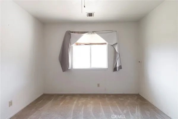 $2,000 | 32303 Sapphire Road, Lucerne Valley, CA 92356