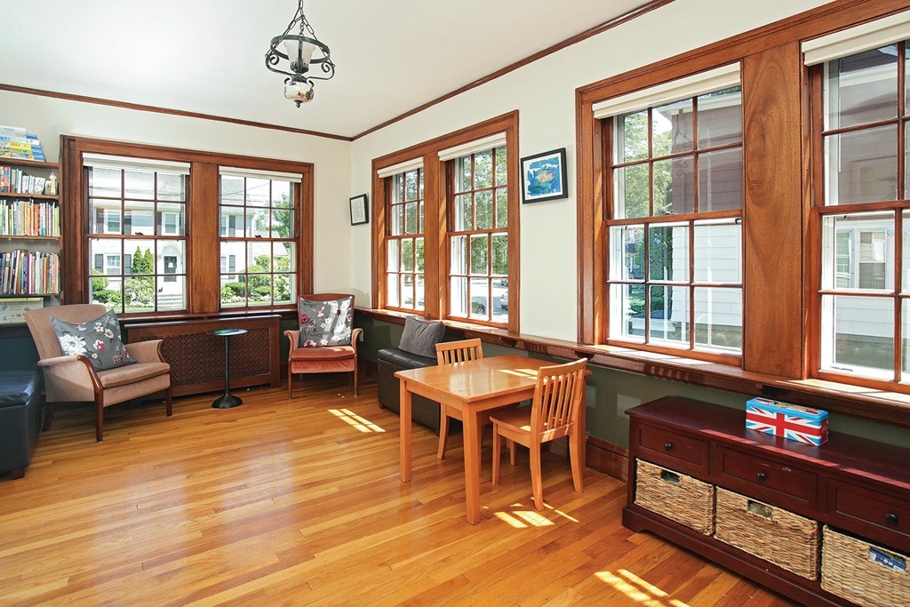 93 Woodcliff Road Newton, MA 02461 - Photo 5 of 10