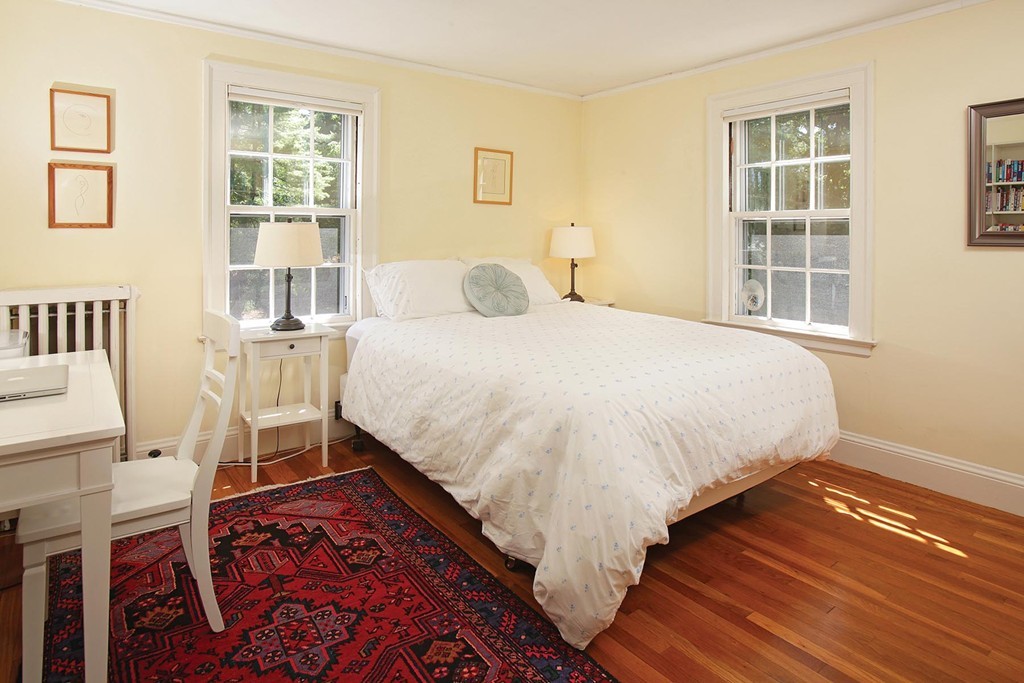 93 Woodcliff Road Newton, MA 02461 - Photo 7 of 10