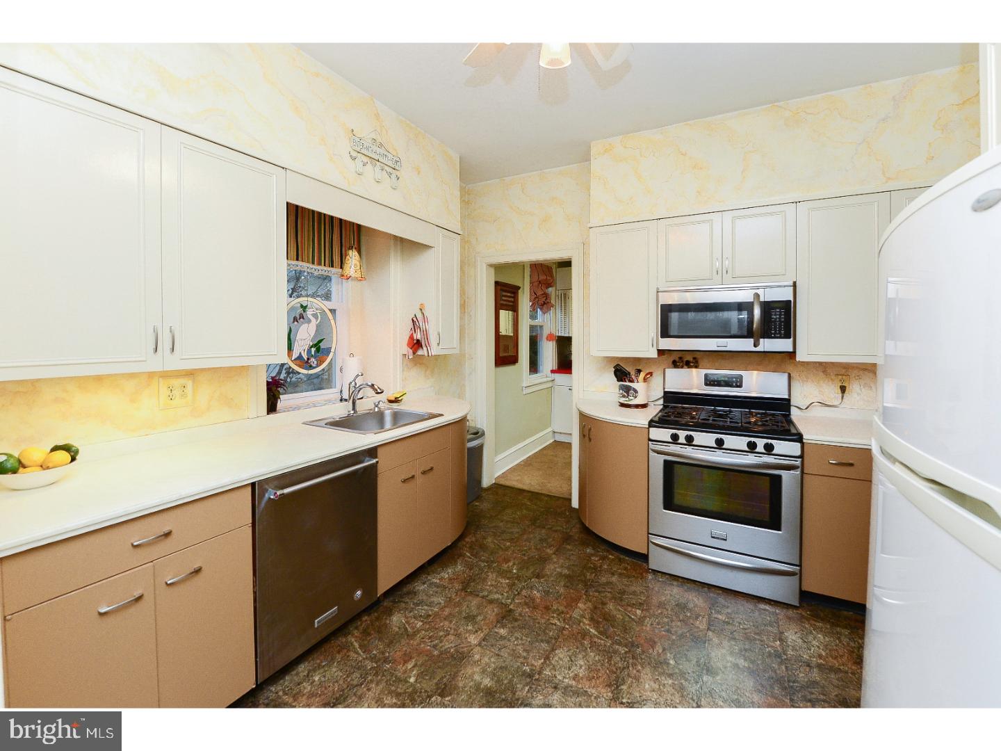 17 Llandaff Road Havertown, PA 19083 - Photo 10 of 25