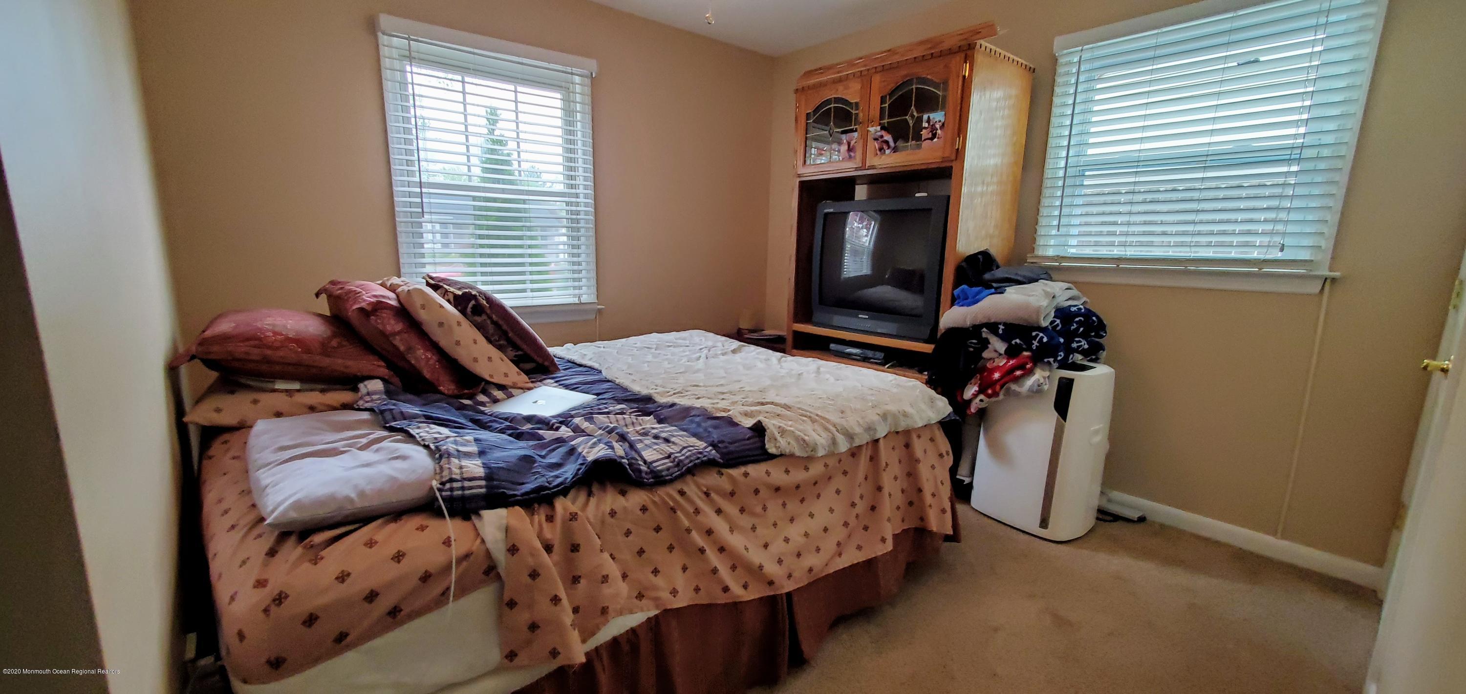 3 Knollwood Road Edison, NJ 08817 - Photo 15 of 19 3 E. Knollwood
