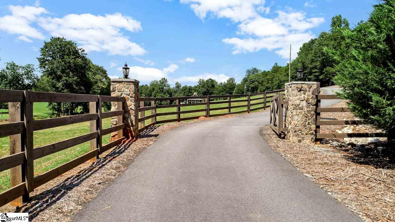 580 Hunter Mill Road Liberty, SC 29657 - Photo 2 of 36
