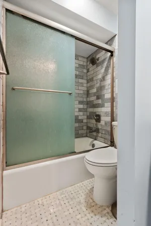$449,900 | 2007 Sherwood Drive, Valparaiso, IN 46385