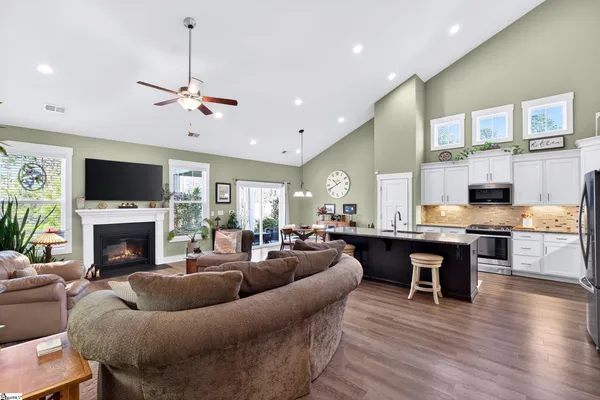 $375,000 | 402 Vestry Place, Moore, SC 29369