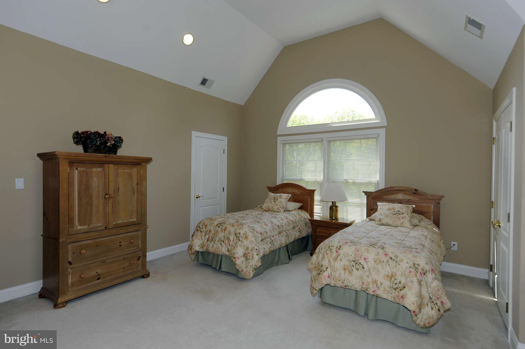 831 Utterback Store Road Great Falls, VA 22066 - Photo 20 of 30 Bedroom