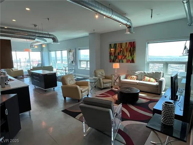 $3,000 | 200 Hoover Avenue, Unit 2009, Las Vegas, NV 89101