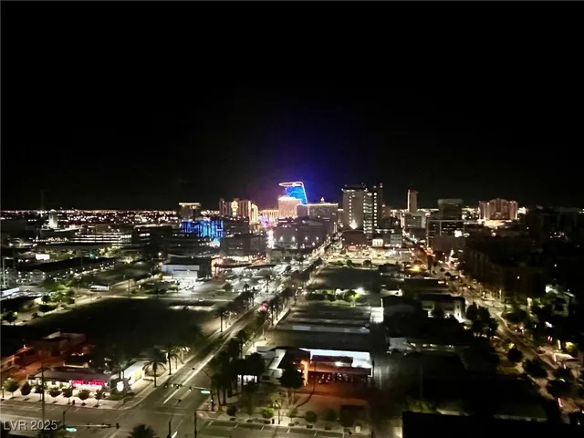 $3,000 | 200 Hoover Avenue, Unit 2009, Las Vegas, NV 89101