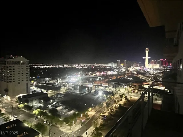 $3,000 | 200 Hoover Avenue, Unit 2009, Las Vegas, NV 89101