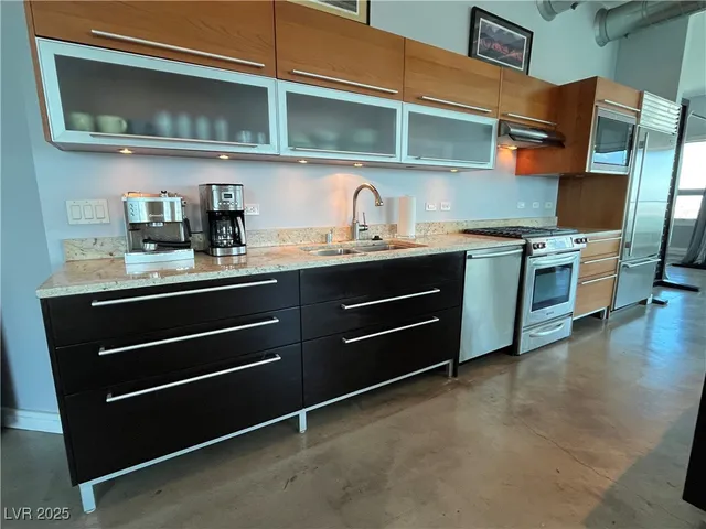 $3,000 | 200 Hoover Avenue, Unit 2009, Las Vegas, NV 89101