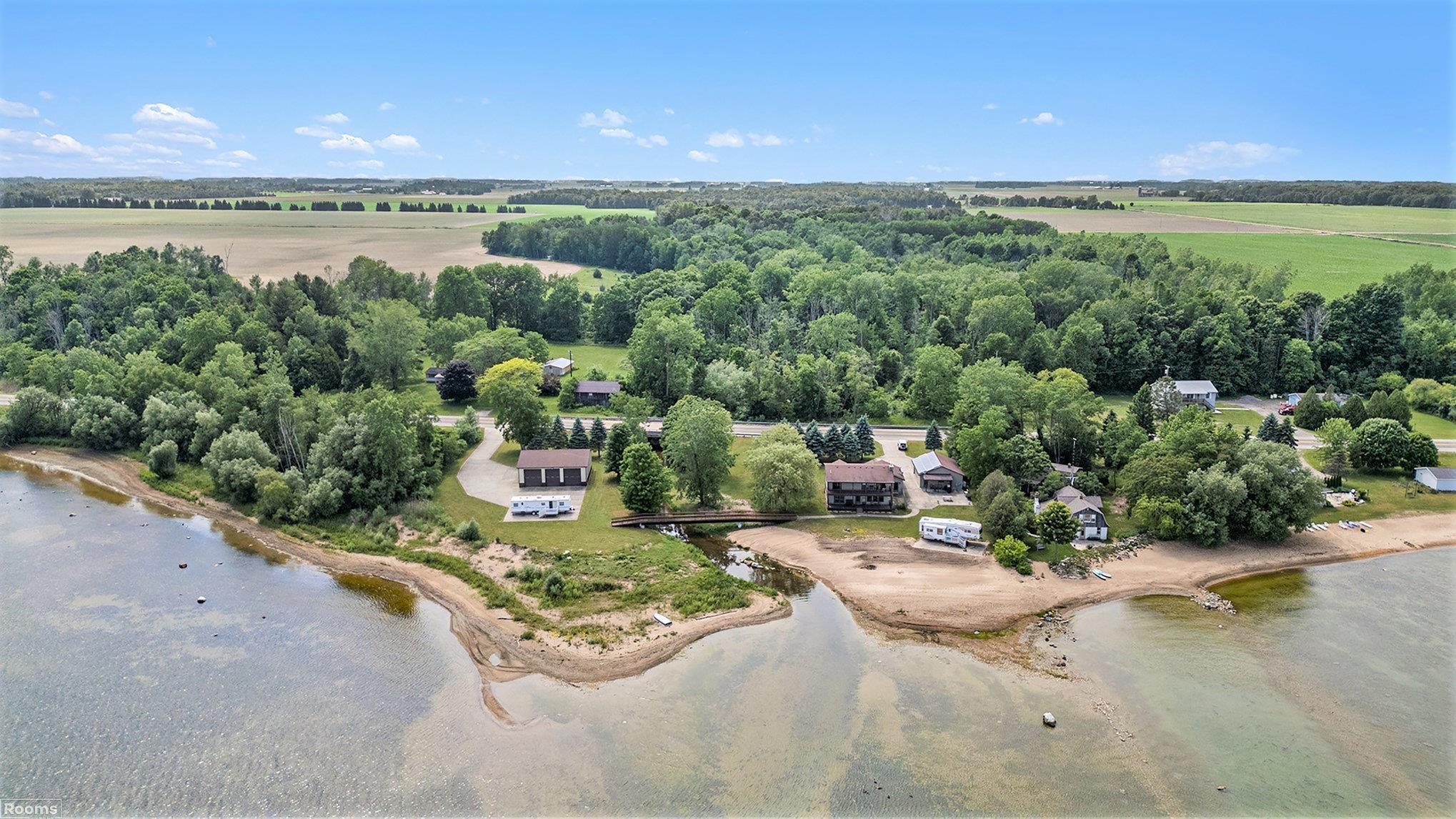 4145 South Lake Shore Road Harbor Beach, MI 48441 - Photo 2 of 67 50146126-ac2e3be1-080a-464a-87b5-cd40719a8c88.JPG