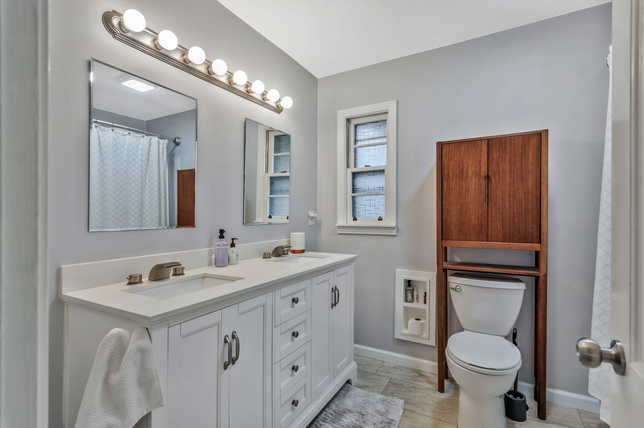 124 North Laurel Circle Columbia, TN 38401 - Photo 27 of 40 a bathroom with a toilet sink and mirror