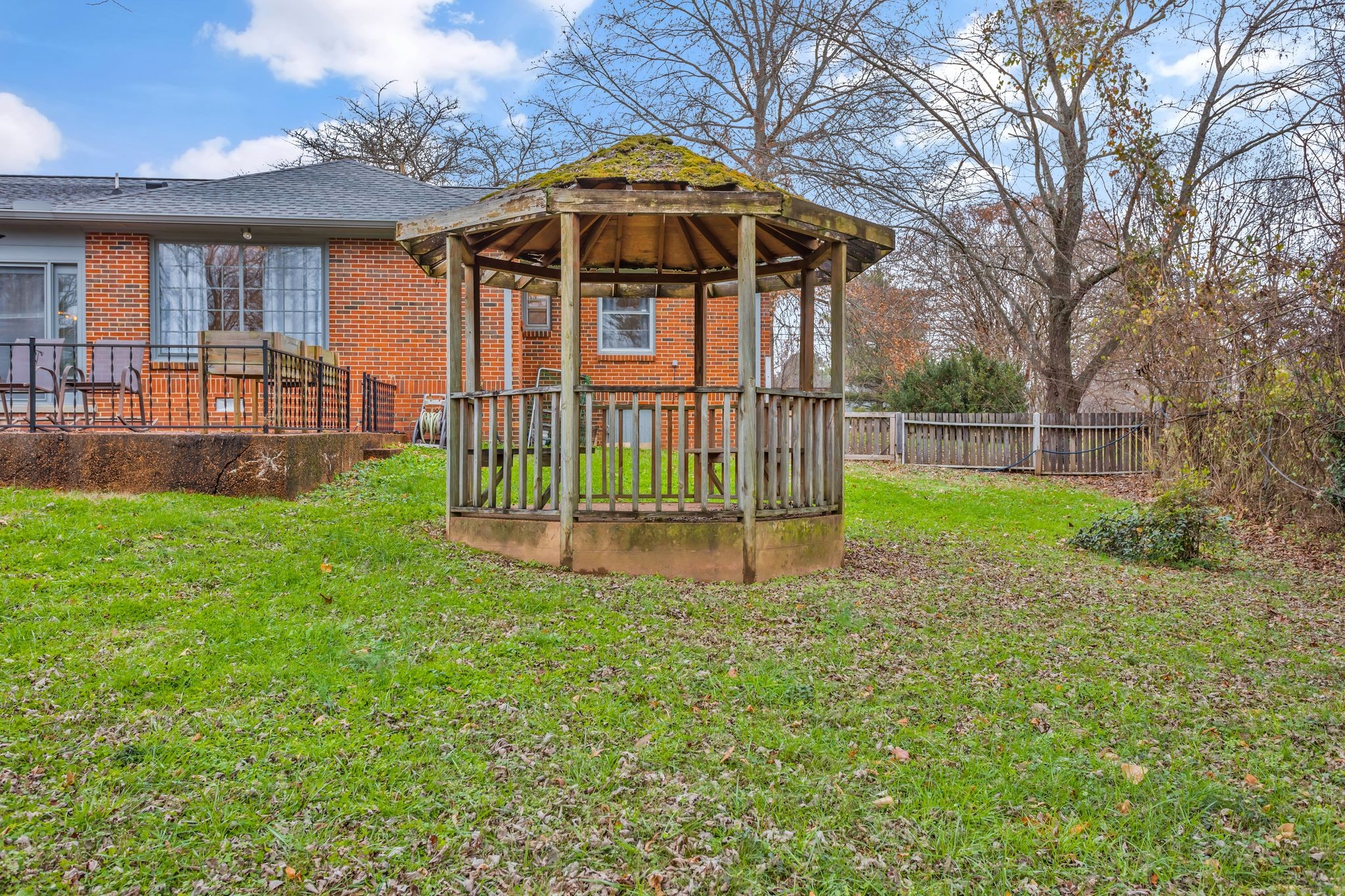 124 North Laurel Circle Columbia, TN 38401 - Photo 33 of 40 a view of a garden with a slide