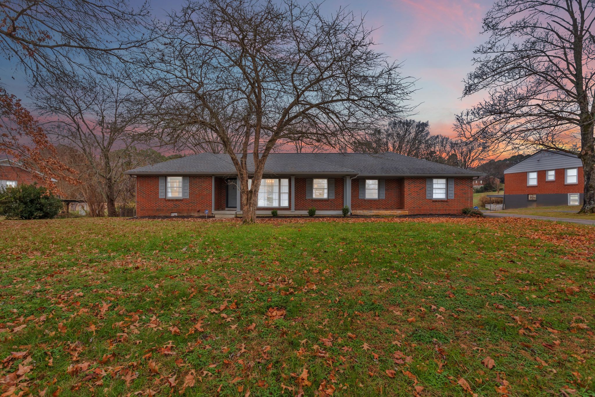 124 North Laurel Circle Columbia, TN 38401 - Photo 40 of 40 a front view of a house with a yard