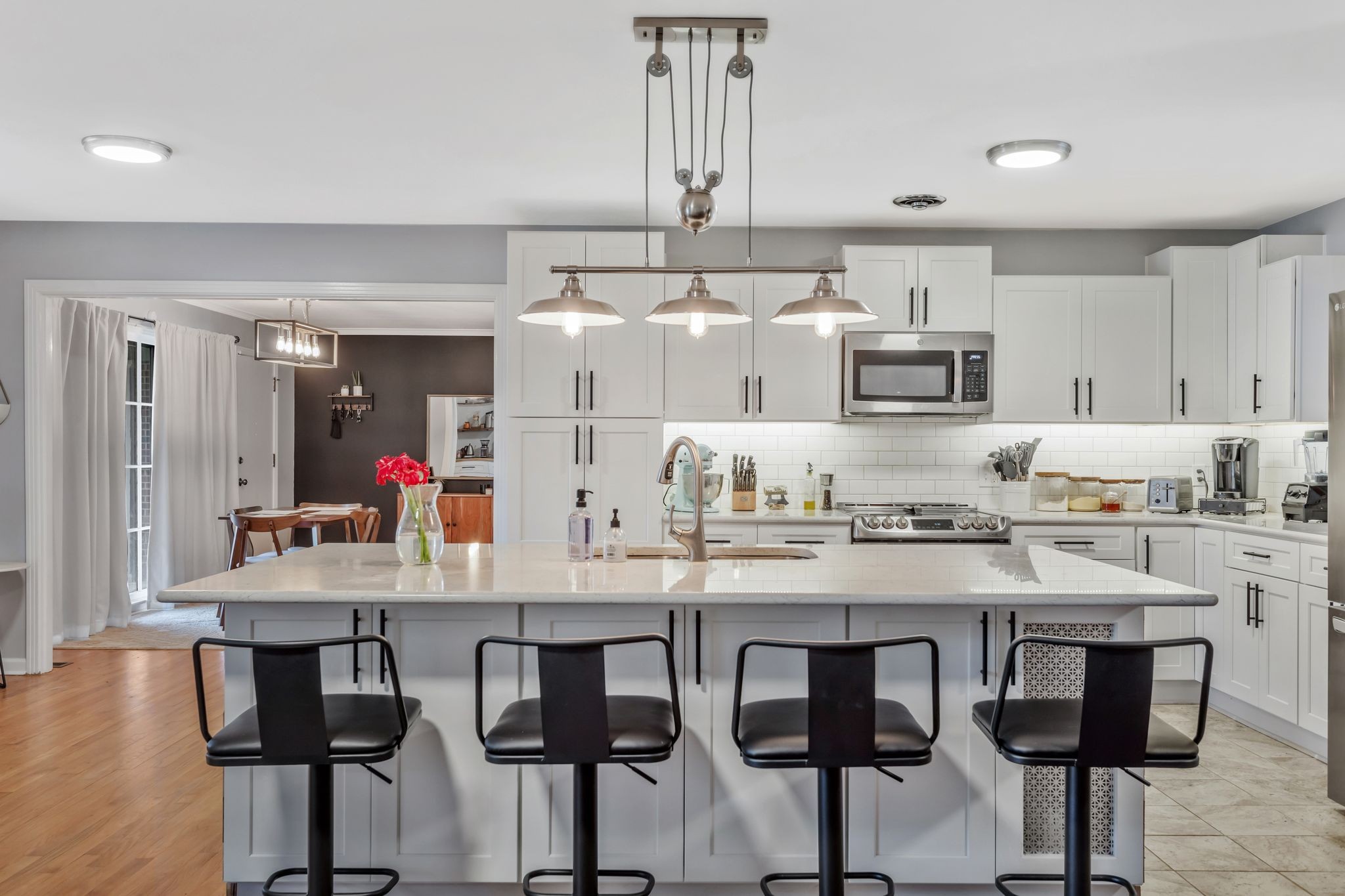 124 North Laurel Circle Columbia, TN 38401 - Photo 7 of 40 a kitchen with cabinets a sink and appliances