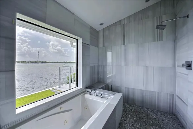 $10,000,000 | 1290 Northeast 83rd Street, Miami, FL 33138