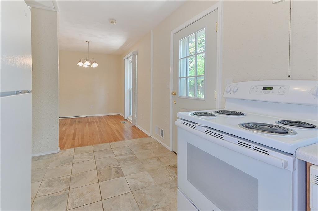 1935 Inverness Road Smyrna, GA 30080 - Photo 9 of 44 Gallery Image 9