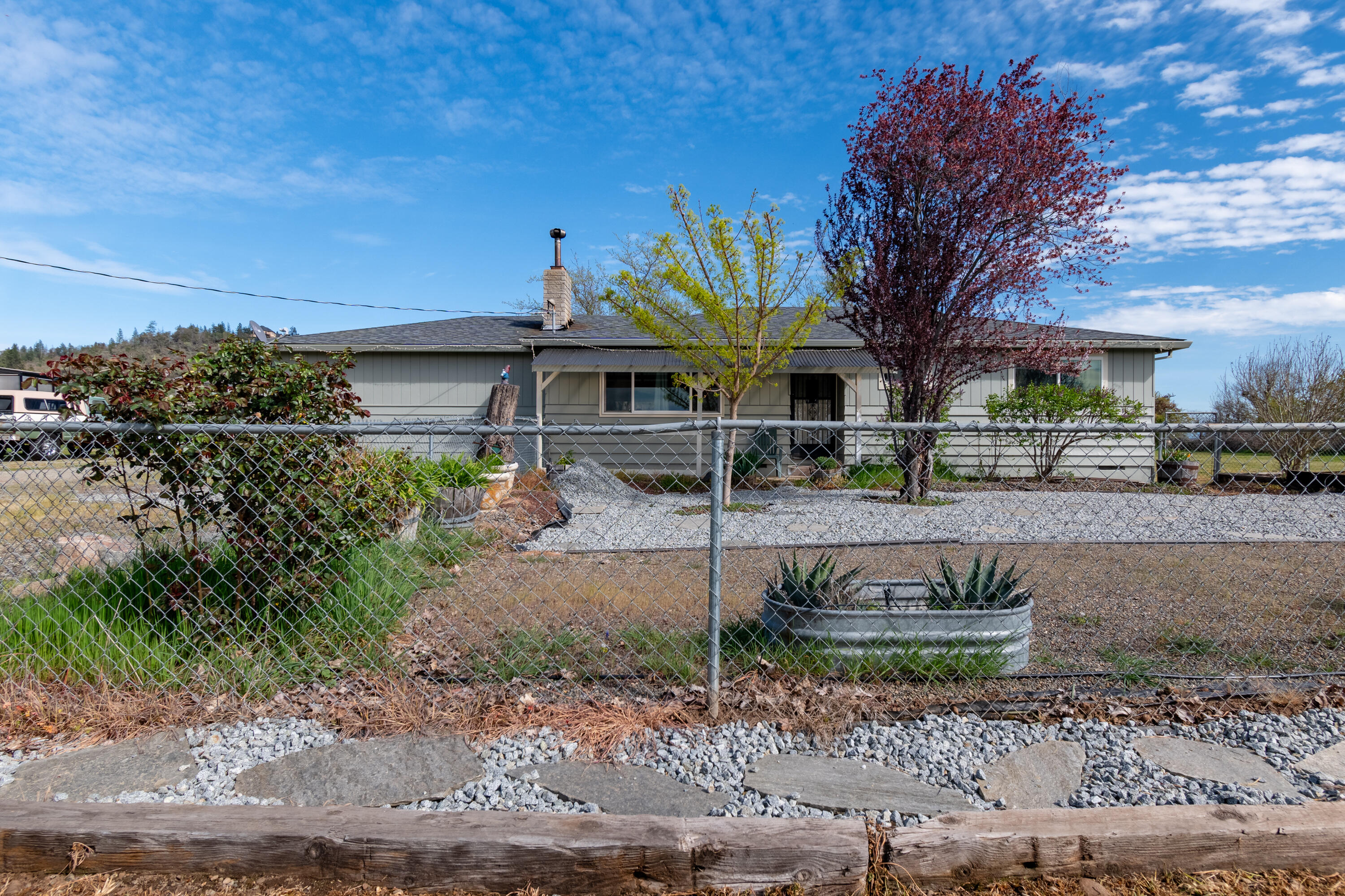 245 Highway 234 Eagle Point, OR 97524 - Photo 2 of 29 01-5
